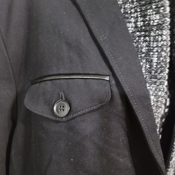 Express Jacket - Picture 2 of 11